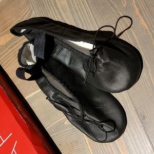 Capezio Full Sole Leather Daisy Shoe - 205